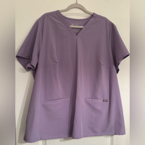 Figs scrub top - Picture 1 of 1